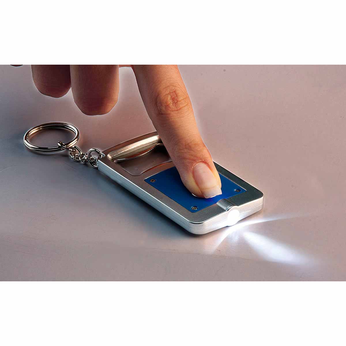 LLAVERO DESTAPADOR C/LUZ STADIUM